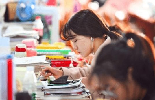 單招學(xué)校有哪些專業(yè)適合女生？